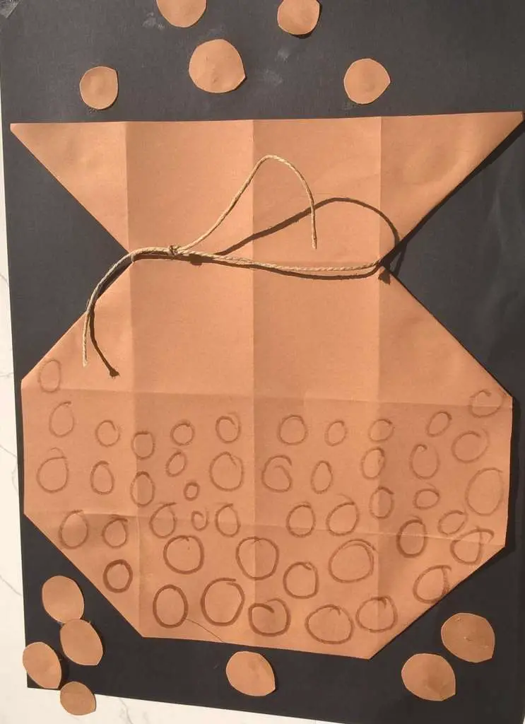 Geknutselde zak van Sinterklaas om mee te vieren met peuters